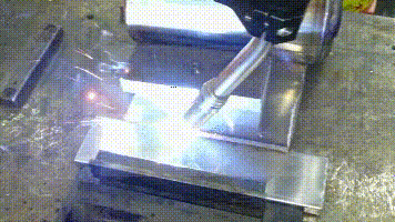 自动焊接机器人视频 