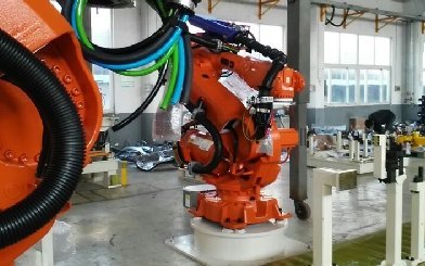 <b>智能机械臂：驱动制造业智能化升级的核心引擎</b>