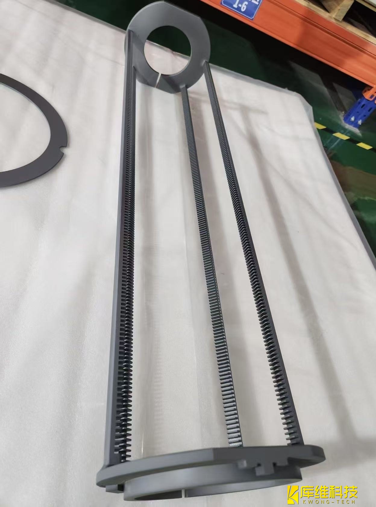 水导激光加工的SiC晶圆支架